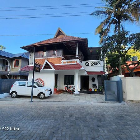 Kairali Palace Home Stay Thekkady Exterior foto